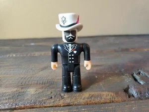 Traje de figura de acción ROBLOX serie 1 Asimo3089 suelta solo sin códigos - Imagen 1 de 2