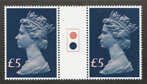 1977 Great Britain Sc# MH176 - £5 QEII Machin, Traffic Light Margin. MNH - Picture 1 of 1
