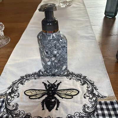 Dispensador de jabón de manos espumoso suave terracota gris Bath & Body Works Foto 1 de 2