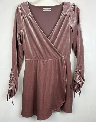 Vestido de terciopelo Urban Outfitters para mujer S P micro mini rosa mameluco envolvente sintético caprichoso Foto 1 de 4
