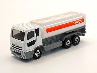 Camión cisterna Takara Tomy Tomica No.31 Nissan diésel Quon Eneos 2006 coche de juguete Foto 1 de 4