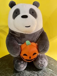Miniso Pan Pan Plüsch 9 Zoll Cartoon Network Stofftier Spielzeug Pandabär mit Kürbis  - Bild 1 von 10