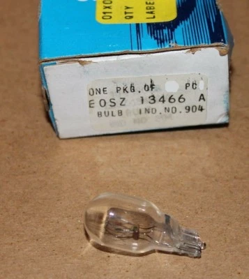 NOS 1984 1985 1986 1987 1988 1989 LINCOLN TOWN MARK CAR DOOR COURTESY LAMP BULB - Image 1 of 4