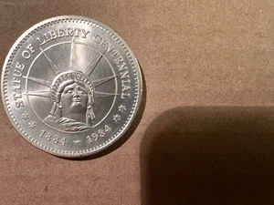 STATUE OF LIBERTY CENTENNIAL COIN 100th Anniversary SILVER PLATED 1884-1984 UNC. - Picture 1 of 2
