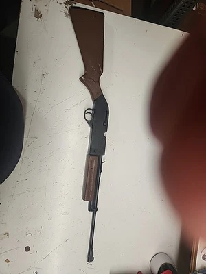 Pistola de aire comprimido Crosman 760 PumpMaster .177Cal BB/funciona como debería Foto 1 de 4