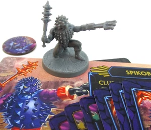 MASTERS OF THE UNIVERSE: Clash Eternia SPIKOR Mini e carte NUOVE!! - Foto 1 di 3