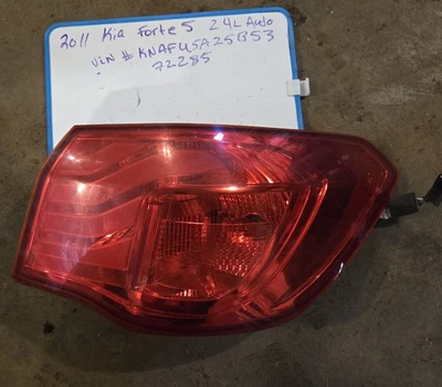 2011 Kia Forte 5 2,4 л автомобильный пассажирский боковой задний фонарь OEM RH - Изображение 1 из 4