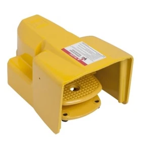 Interruttore a pedale quadrato D 9002AW133 ritorno a molla oversize chiusura meccanica DPDT - Foto 1 di 4