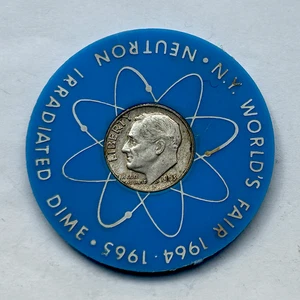 NY WORLDS FAIR 1964-1965 - NEUTRON IRRADIATED DIME - Picture 1 of 2