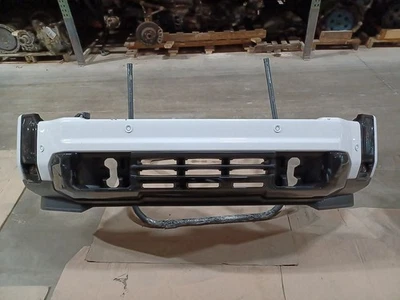 Parachoques delantero pintado 24-25 GMC Sierra 2500 3500 con faros antiniebla asistencia de estacionamiento 3105448 Foto 1 de 4