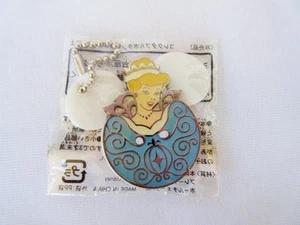 MICKY MOUSE SHARPED CINDERELLA DISNEY KEY CHAIN KEY HOLDER BRAND NEW F/S  - Picture 1 of 2