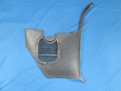 Oldsmobile Cutlass 1965 panel de patada cubierta lateral derecha con ventilación OEM #4481570 Foto 1 de 4