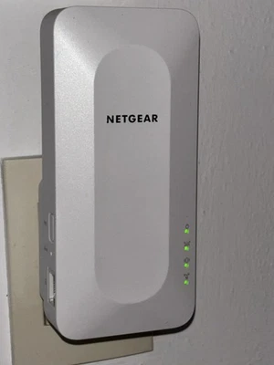 Netgear EAX15 Ripetitore dual band WiFi6 AX1800 - Immagine 1 di 4