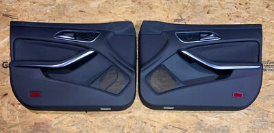 Mercedes CLA45 W117 2014-2018 juego de paneles de moldura de puerta delantera derecha e izquierda OEM Foto 1 de 4