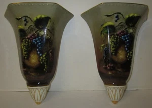 Vineyard Blessings Arts Uniq Wall Pocket Gold Trim Grapes Vine Lisa White 2 pc - Imagen 1 de 7