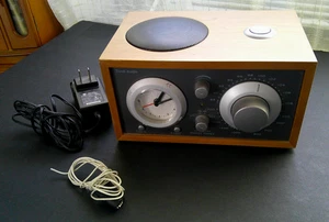Tivoli Audio Henry Kloss Model Three with Wood Finish - AM/FM/AX - Clock Radio - Picture 1 of 3