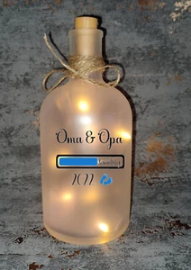 LED Leuchtflasche " Oma und Opa loading blau... " LED Geschenke - Bild 1 von 1