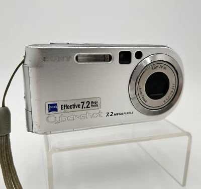 Sony Cyber-Shot DSC-P200 Camera 7.2MP Silver W/Battery No Charger or Memory Card - Image 1 of 4