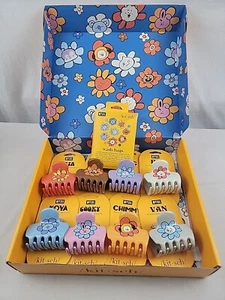 Kit•sch BT21 Juego de 8 pinzas para el cabello, juego de 2 bolsas de lavado y organizador de pinzas para garras - Imagen 1 de 7