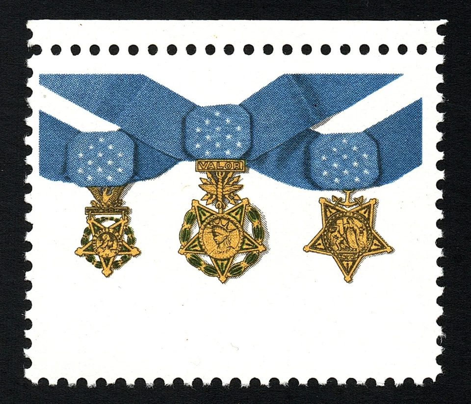 Scott #2045a - 1983 20¢ Medal of Honor issue - Red Omitted Error - PSE Cert - Image 1 of 4