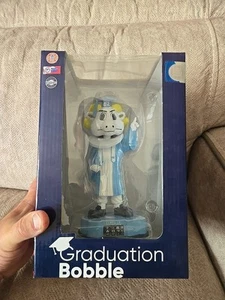 North Carolina Tar Heels Abschluss Maskottchen Wackelkopf - UNC Abschluss Geschenk - Bild 1 von 4