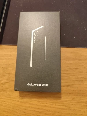 Samsung Galaxy S25 Ultra 1TB Titanium, Jetblack BNSIB - Image 1 of 3