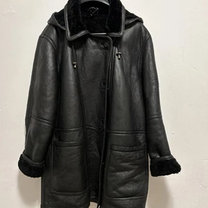 Echt Lammfell Lederjacke Gr.46,Damen,Schwarz,Innenfutter,mit Kapuze,Qualität  - Bild 1 von 13