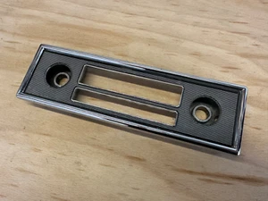 Chrom Blende Nadelstreif Blaupunkt Frankfurt Mercedes Autoradio Oldtimer, rar - Picture 1 of 4
