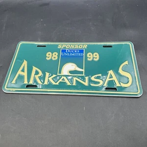 1998-99 Arkansas Ducks Patrocinador Ilimitado Booster Placa de Licencia Cazador Caza - Imagen 1 de 6