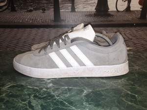 adidas - VL Court 2.0 Athletic Shoes 