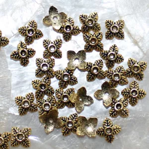 10 Caps Corolles Calottes "CALICE FLEUR 4 FEUILLES" Doré Antique - 2/6mm - Imagen 1 de 3