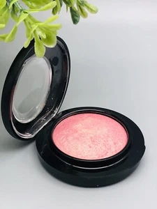MAC Mineralize Powder Blush PETAL POWER 0.10 oz New Without Box - Picture 1 of 9