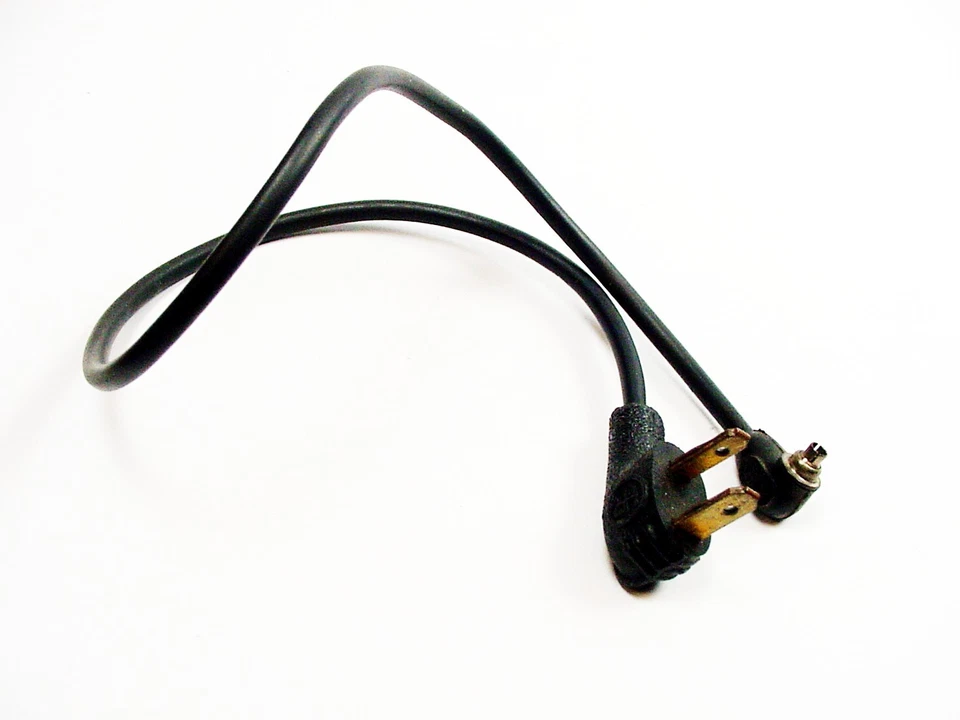 Vintage Sync Cord Household to Male PC (16") | Heiland | $12 | #12 - Image 1 of 1