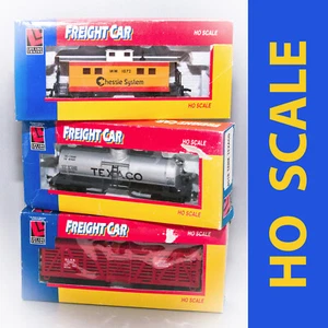 Life-Like Trains HO Scale TEXACO / CHESSIE SYSTEM / SWIFT LIVE STOCK Freight Car - Picture 1 of 14