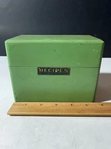 Vintage Wooden 5x3 Recipe Green color Box With Recipes 1938+ Era - Picture 1 of 5