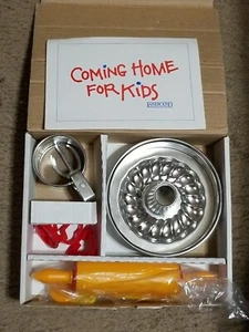 Land's End Child’s Baking Set - Bundt Pan, Sifter, Rolling Pin, Cookie Cutters - Picture 1 of 4