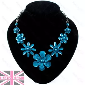 BIG RETRO FLOWER enamelled metal NECKLACE big flowers VINTAGE STYLE mid blue UK - Picture 1 of 3