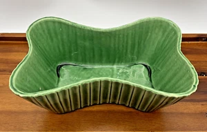 Vintage USA Pottery 9" Planter #153 Retro Curved Green Mid-Century Modern MCM - Picture 1 of 13