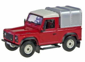 Land Rover Defender Ute with Canopy - 1/32 scale diecast model by Britains - Picture 1 of 2