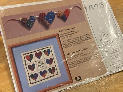 Kit de punto de cruz de colección The Creative Circle corazones cuerdas amor se habla aquí Foto 1 de 4