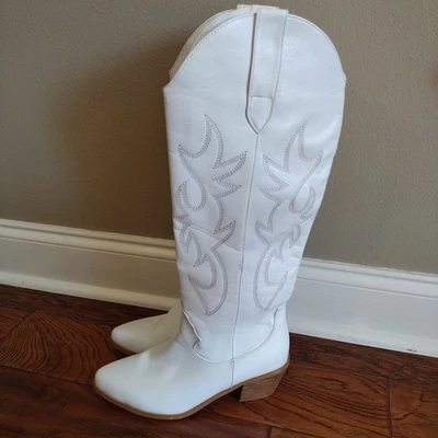 Women's Embroidered Retro Classic Tall Boots Women's Size 8 - Image 1 of 4