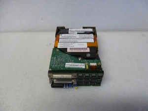 DISQUE DUR VINTAGE RARE IBM 86F0104 90F6670 2 Go SCSI DE DATE - Photo 1/4