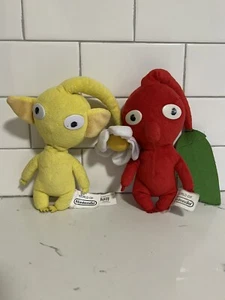 Lot of 2 Pikmin Red and Yellow Plush Toy Nintendo Jakks Pacific 12" 2014 - Picture 1 of 12