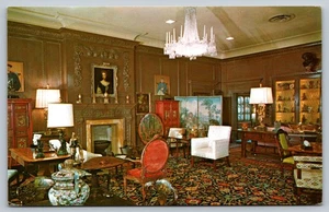 Postal de artes decorativas del museo Edward Dean de la sala de pino inglés del siglo XVII - Imagen 1 de 2