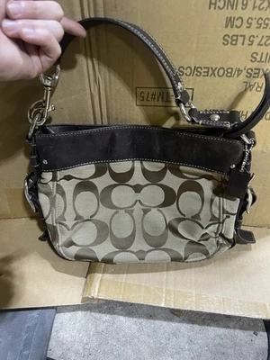 Bolso de hombro Hobo mediano marrón Zoe Y2K Coach Signature F12657 Foto 1 de 4