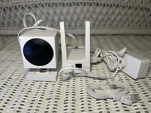 Wyze Outdoor Base Station WVODB1 With Power Adapter + Outdoor Camera - Picture 1 of 7