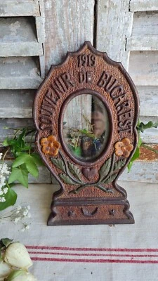 ANCIEN PETIT CADRE EN BOIS SCULPTE ANNEES 1919 - Photo 1/2