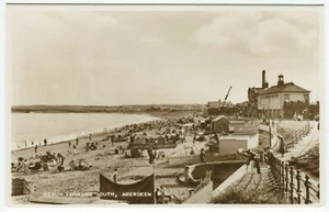 BEACH LOOKING SOUTH, ABERDEEN - Aberdeenshire Postcard - Picture 1 of 2