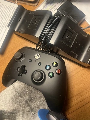 Mando Inalámbrico Xbox con Base de Carga y Adaptador de Corriente Foto 1 de 4