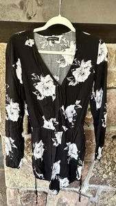 Kendall & Kylie Black White Floral Romper Size S - Picture 1 of 6